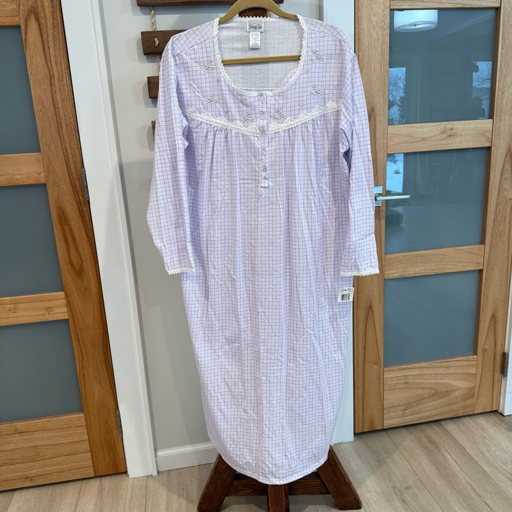 Vanity Fair Lavender White Soft Cotton Blend Grannycore Nightgown Women’s XL NWT